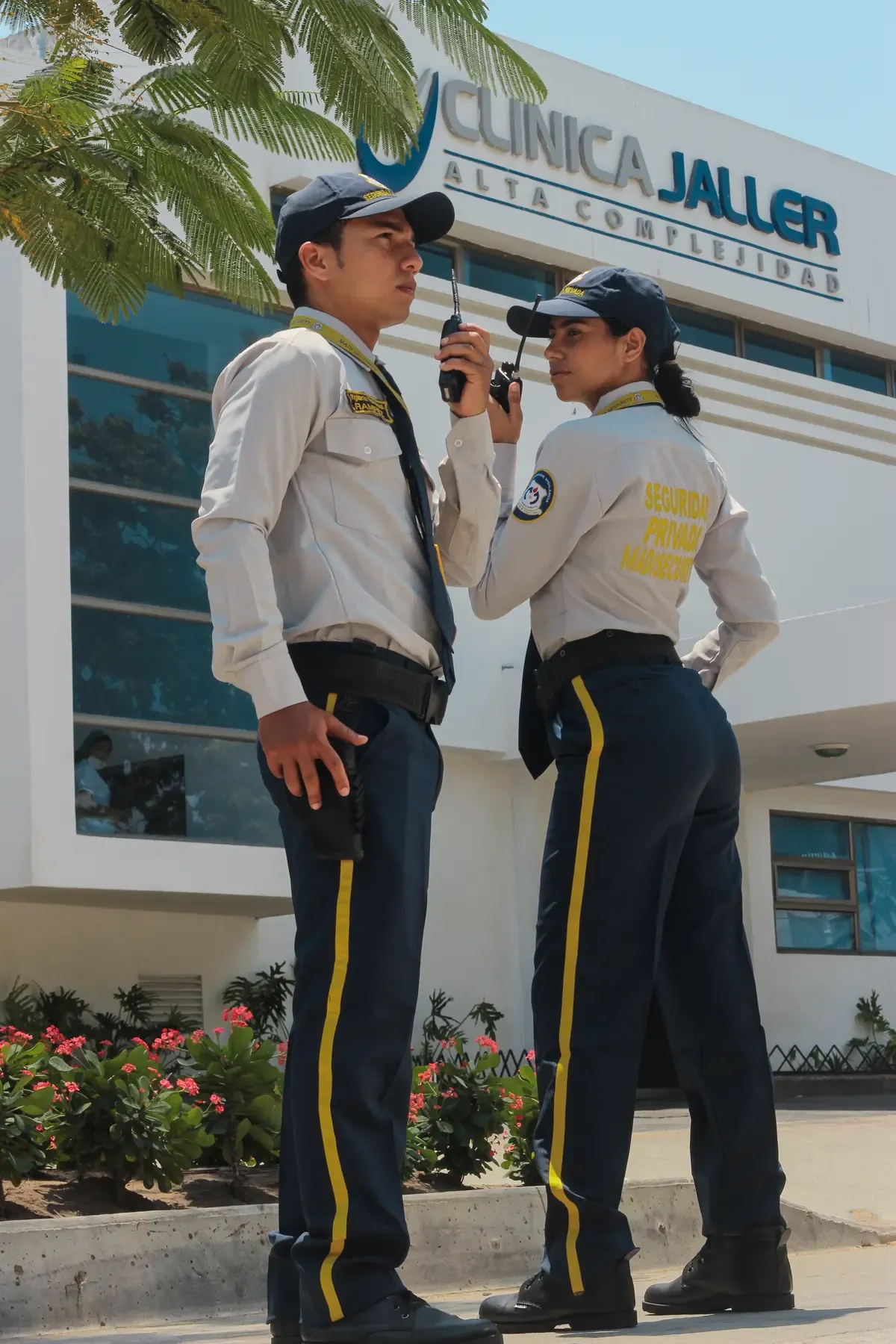 Equipo de MADI Security en una institución del sector salud
